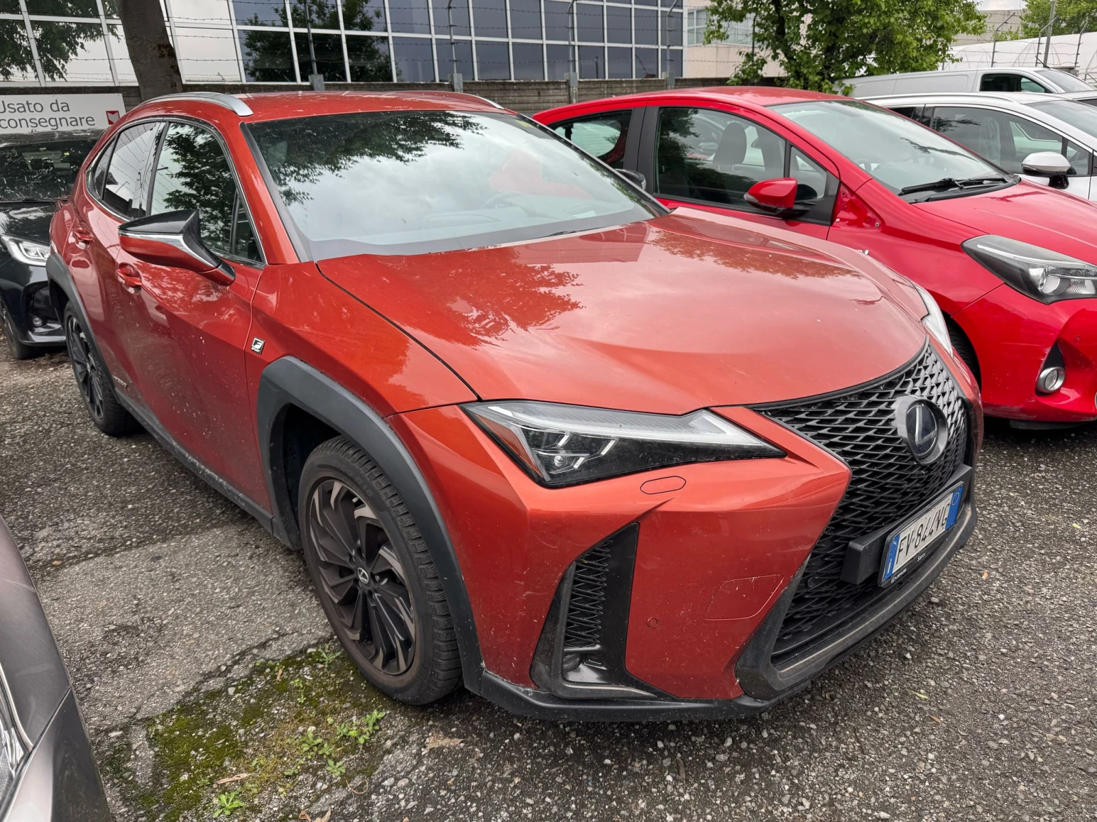 Lexus UX 250h 2.0 HYBRID F-SPORT 89.000km. - изображение 4