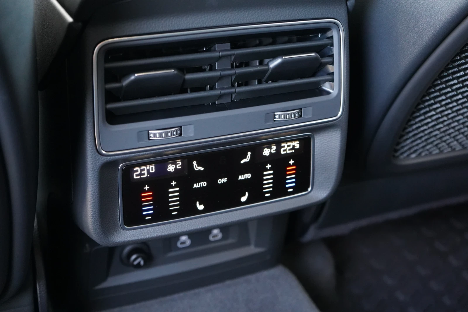 Audi Q8 * 50 TDI* FACE* Sline* B&O* 360* HUD* Keyless, снимка 15 - Автомобили и джипове - 54739718