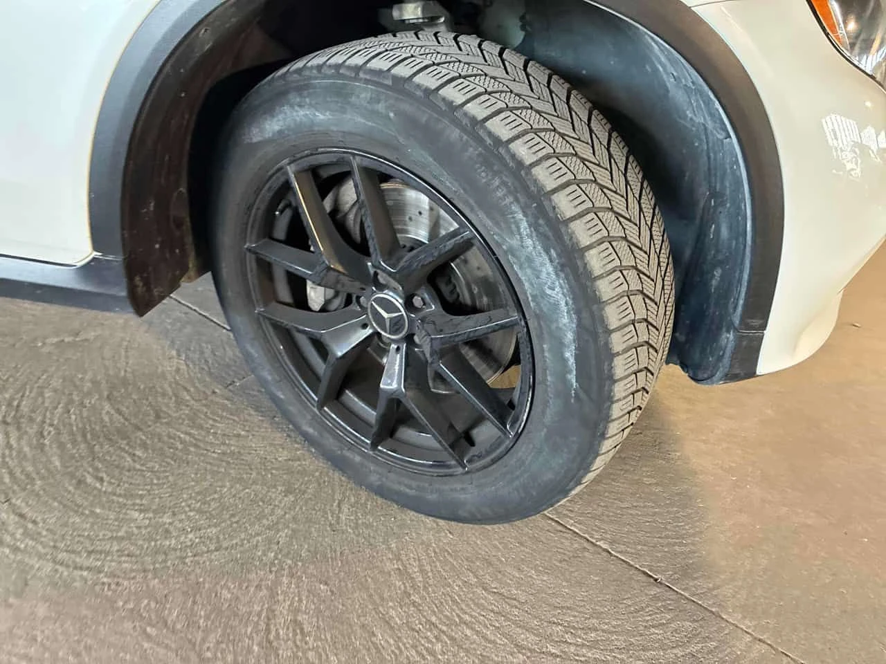 Mercedes-Benz GLC 300 * CARFAX * LANE ASSIST * КЛИП НА МОТОРА, снимка 7 - Автомобили и джипове - 54759427