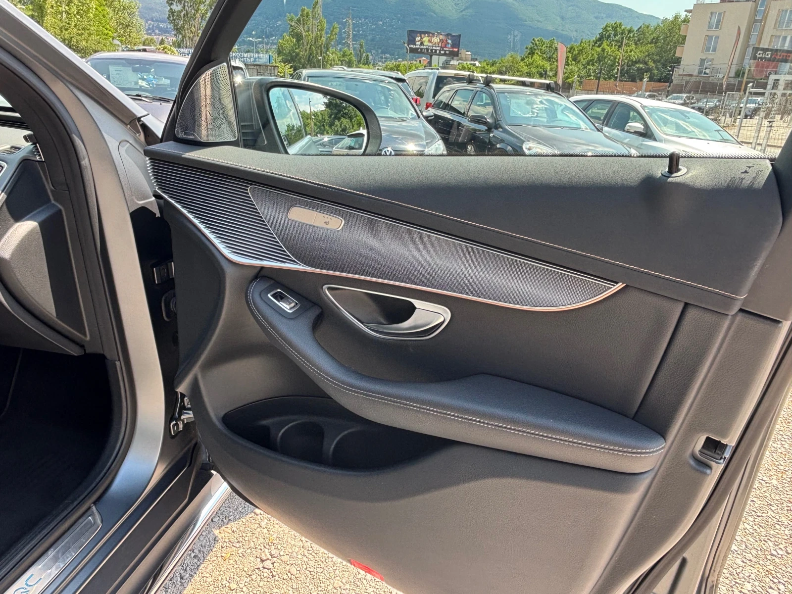 Mercedes-Benz EQC 400 4MATIC, снимка 7 - Автомобили и джипове - 55061326
