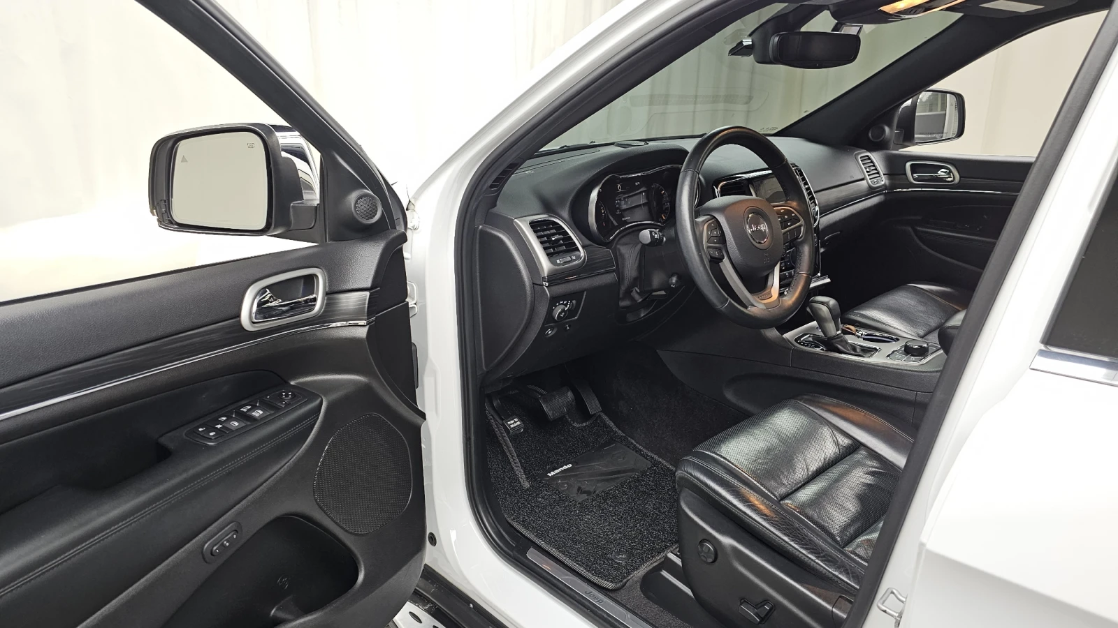 Jeep Grand cherokee LIMITED / 3.6 / ОБДУХВАНЕ / ПОДГРЕВИ / ПАНОРАМА, снимка 10 - Автомобили и джипове - 55477073