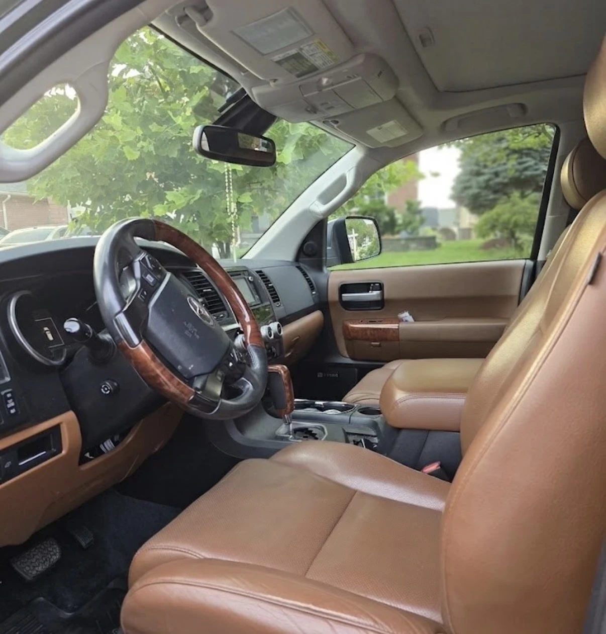 Toyota Sequoia PLATINUM | AWD | 5.7 V8 | 6+ 1 | FACELIFT | CARFAX, снимка 5 - Автомобили и джипове - 55574797