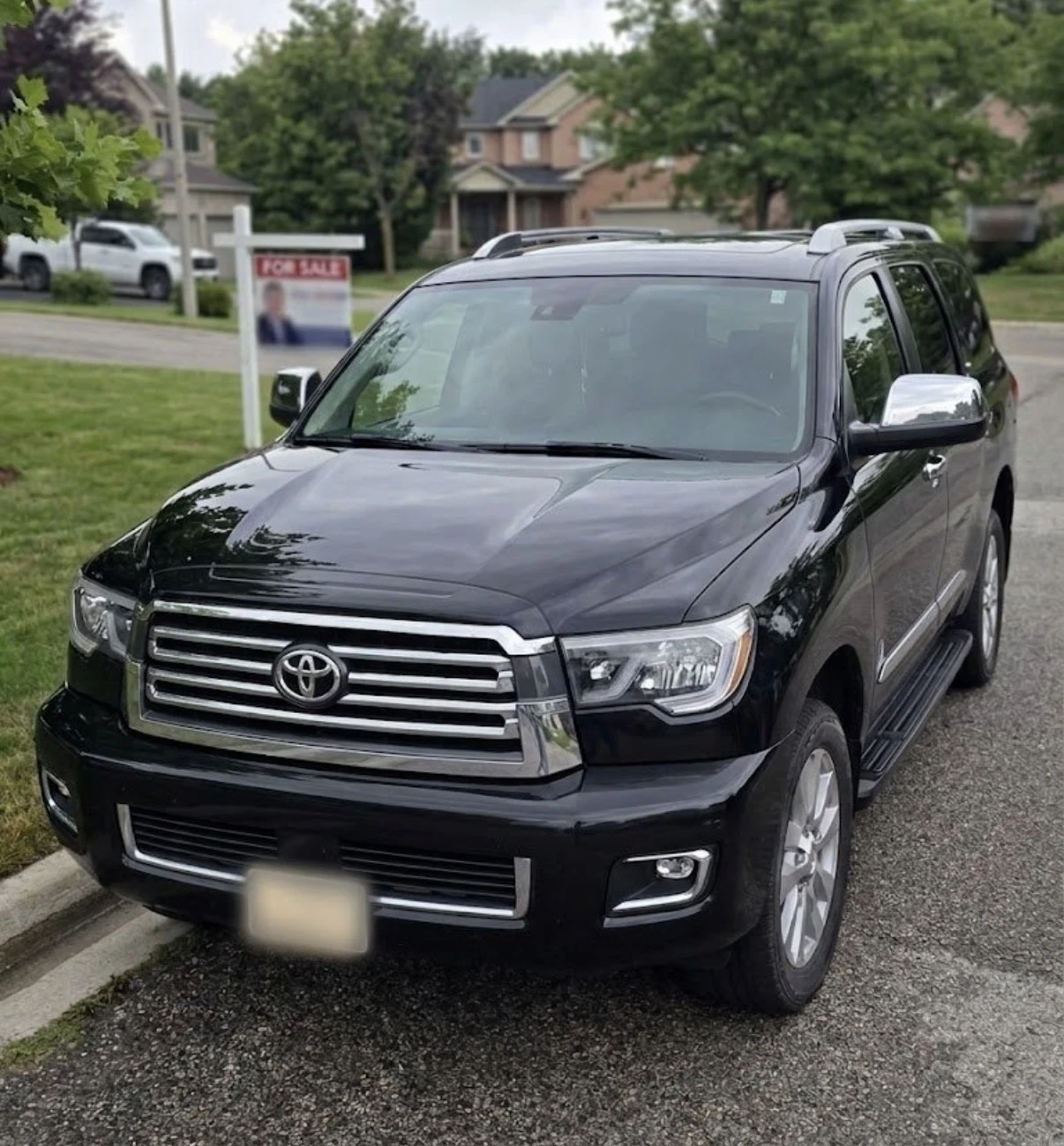 Toyota Sequoia PLATINUM | AWD | 5.7 V8 | 6+ 1 | FACELIFT | CARFAX, снимка 2 - Автомобили и джипове - 55574797