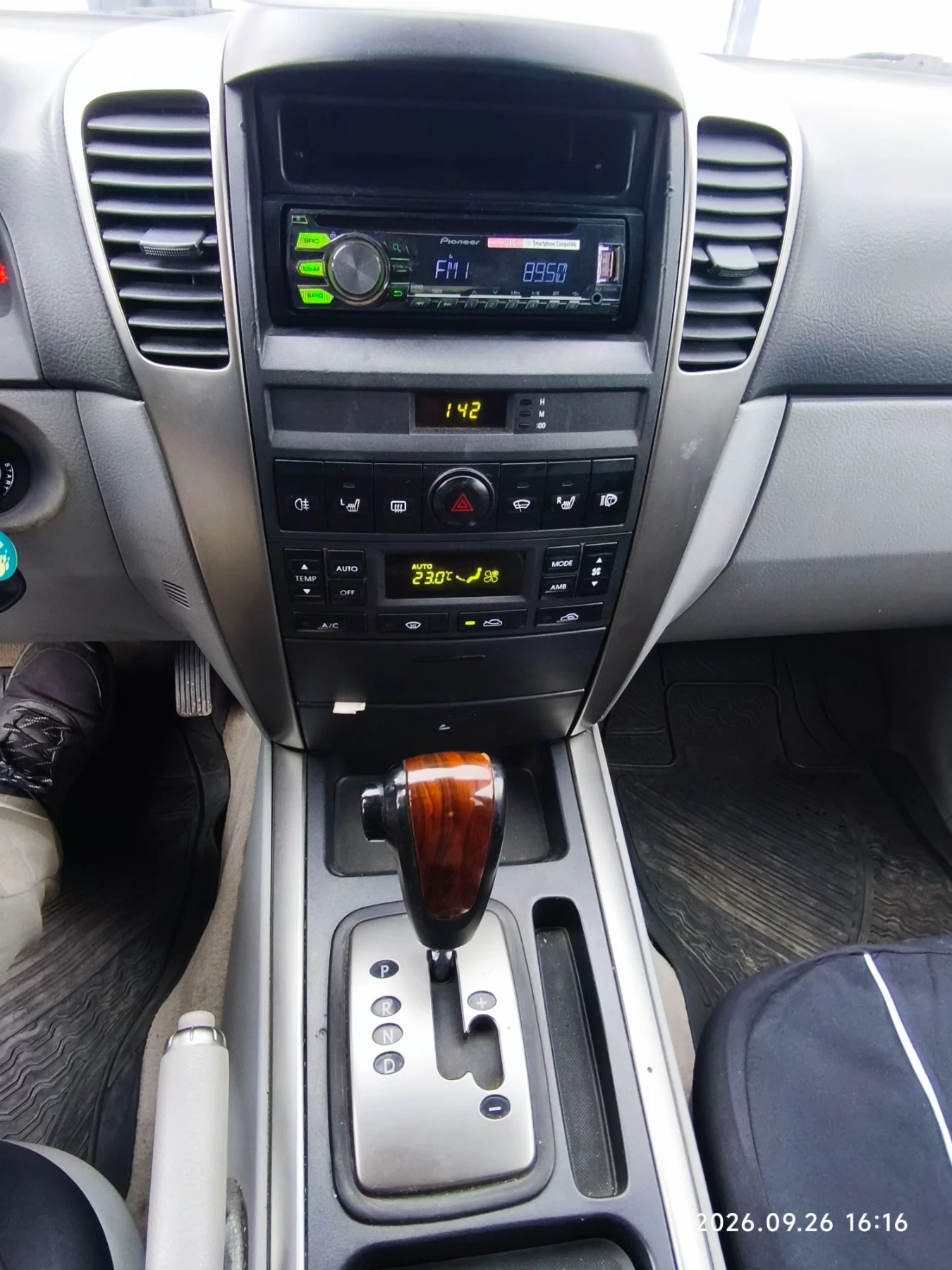 Kia Sorento, снимка 6 - Автомобили и джипове - 56376941