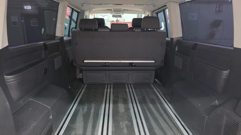 VW T5, снимка 12 - Бусове и автобуси - 52529027