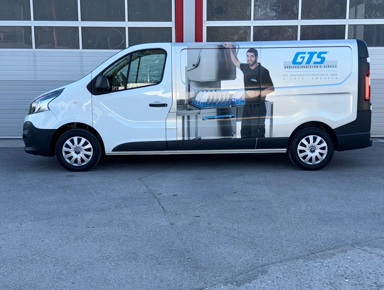 Renault Trafic 1.6DCI NAVI LANG 6-СКОРОСТИ EVRO 6B ЛИЗИНГ!!!, снимка 6 - Бусове и автобуси - 54682197