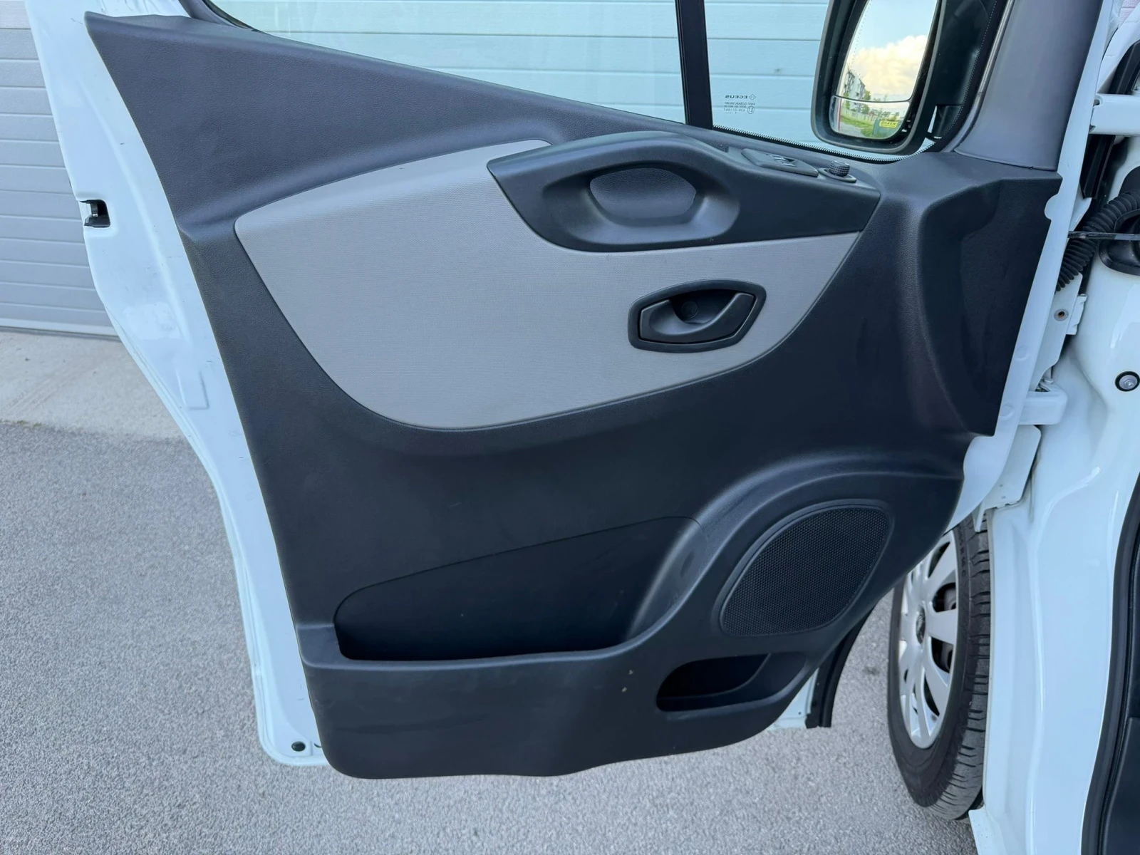 Renault Trafic 1.6DCI NAVI LANG 6-СКОРОСТИ EVRO 6B ЛИЗИНГ!!!, снимка 13 - Бусове и автобуси - 54682197