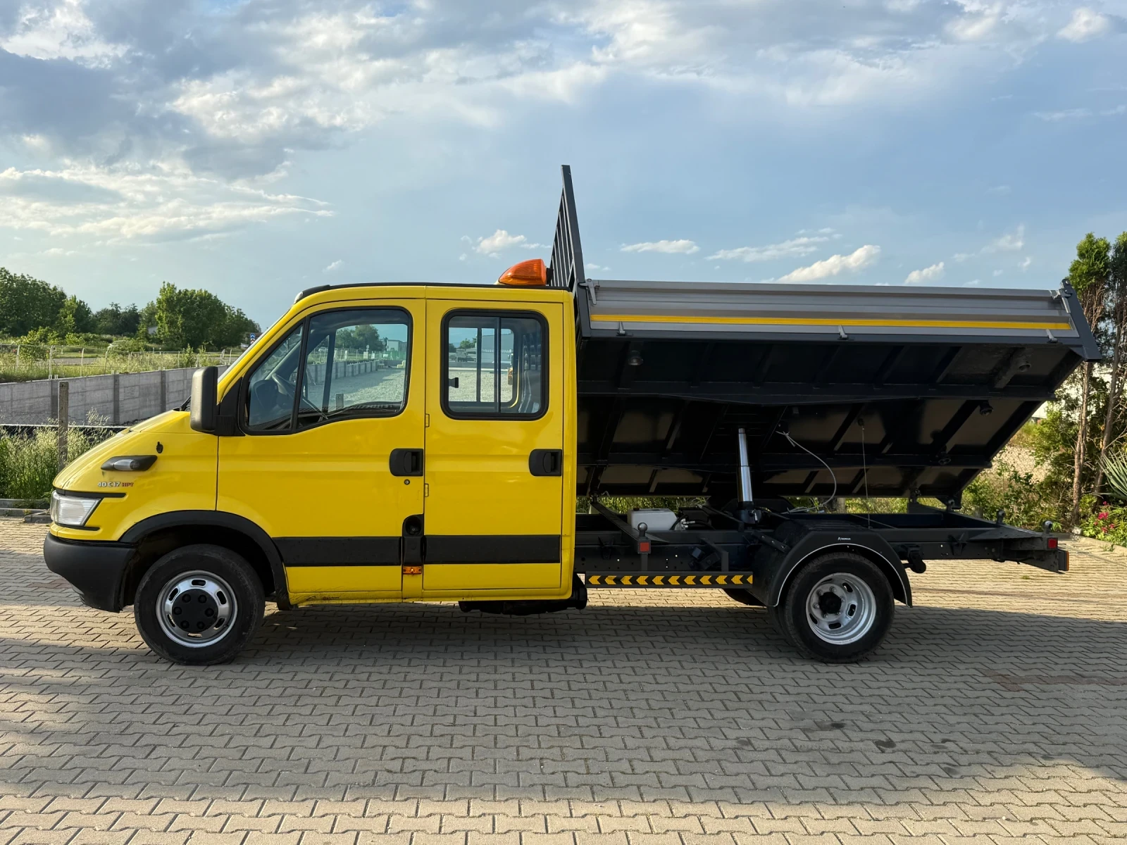 Iveco Daily 40C17 KAT Б 3.5Т КЛИМА, снимка 3 - Бусове и автобуси - 54703100