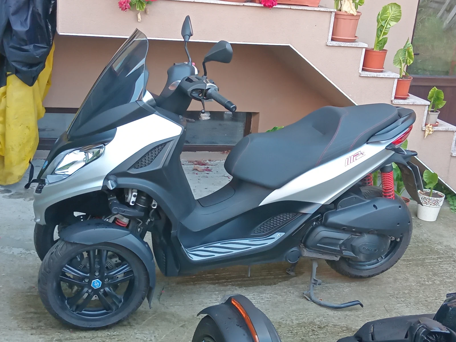 Piaggio Mp3 Триколесно