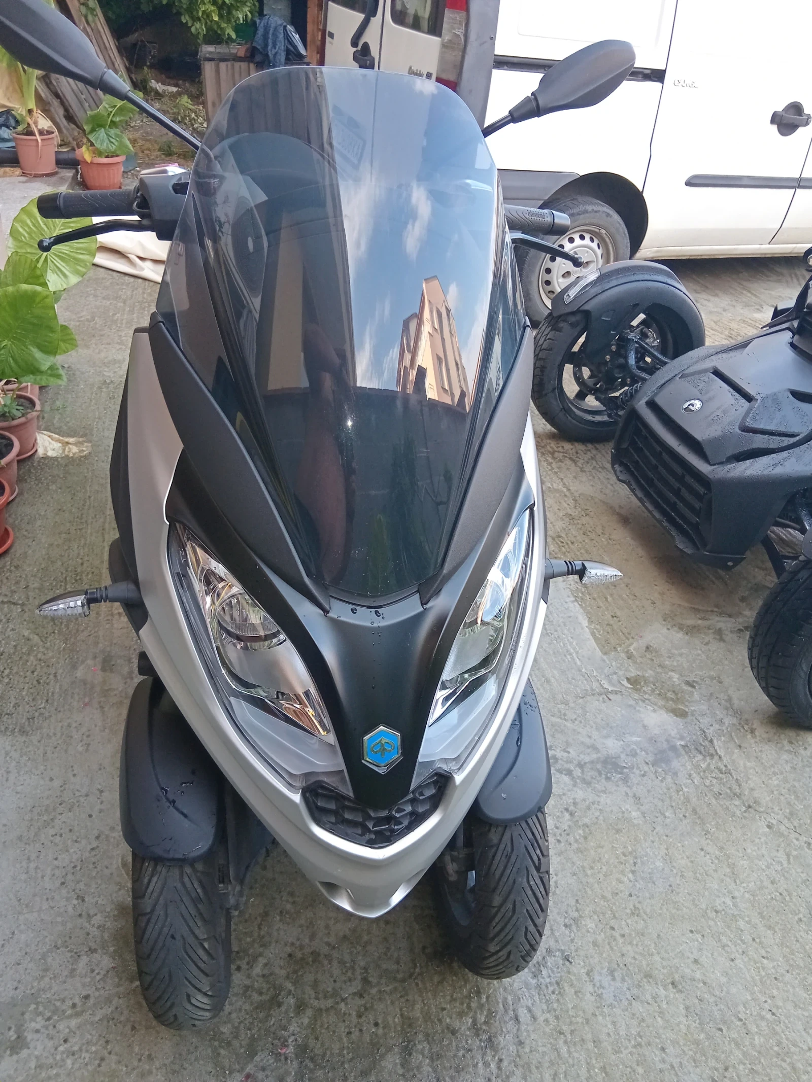 Piaggio Mp3 Триколесно, снимка 2 - Мотоциклети и мототехника - 55382308