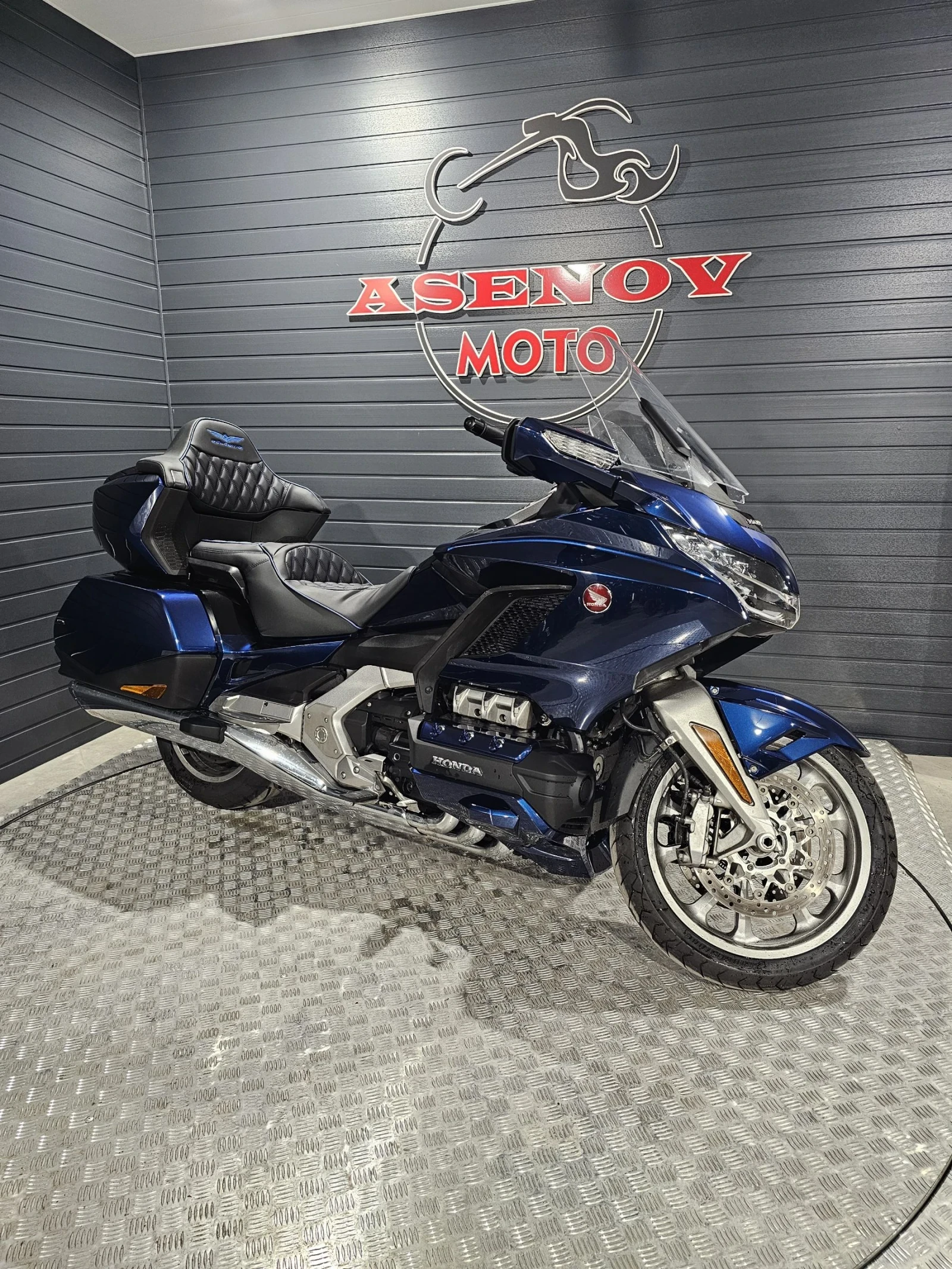 Honda Gold Wing BLUE RIVER