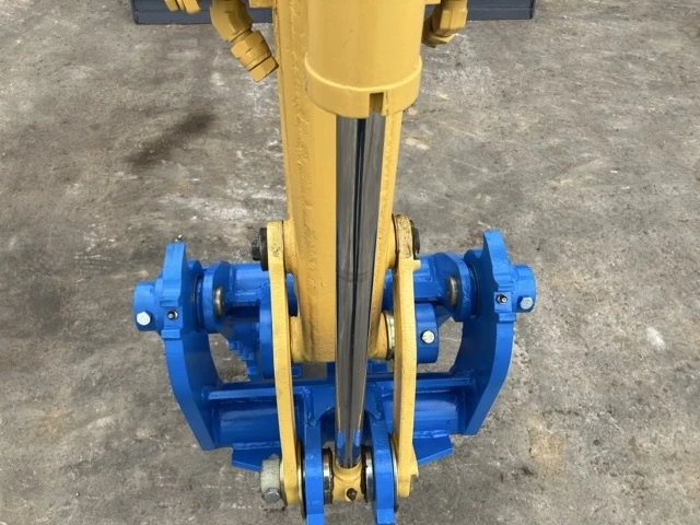 Багер Komatsu 2 тона / ПЕРФЕКТЕН / ИЗВОДИ ЗА ЧУК / ОЧАКВАН ВНОС, снимка 12 - Индустриална техника - 55957441