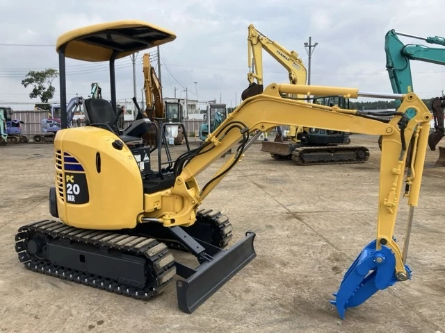 Багер Komatsu 2 тона / ПЕРФЕКТЕН / ИЗВОДИ ЗА ЧУК / ОЧАКВАН ВНОС, снимка 2 - Индустриална техника - 55957441