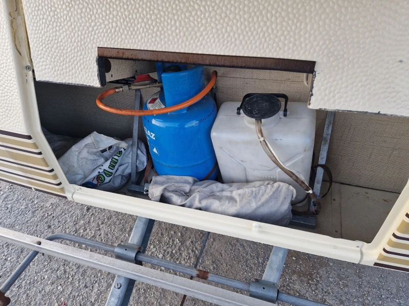 Каравана TEC 4 МЕСТА ФОРСЕЛТ , снимка 16 - Каравани и кемпери - 52231162