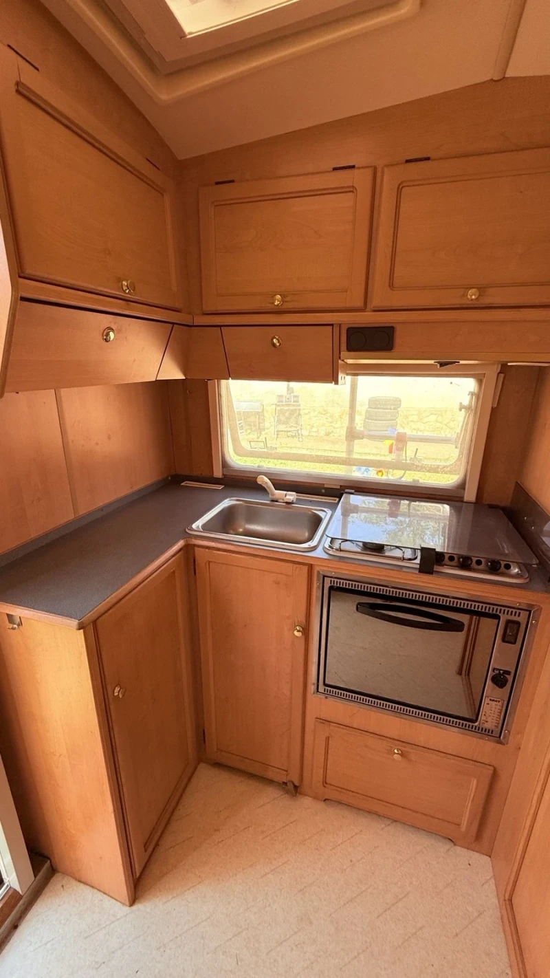 Каравана Award Award Daystar, снимка 5 - Каравани и кемпери - 52349561