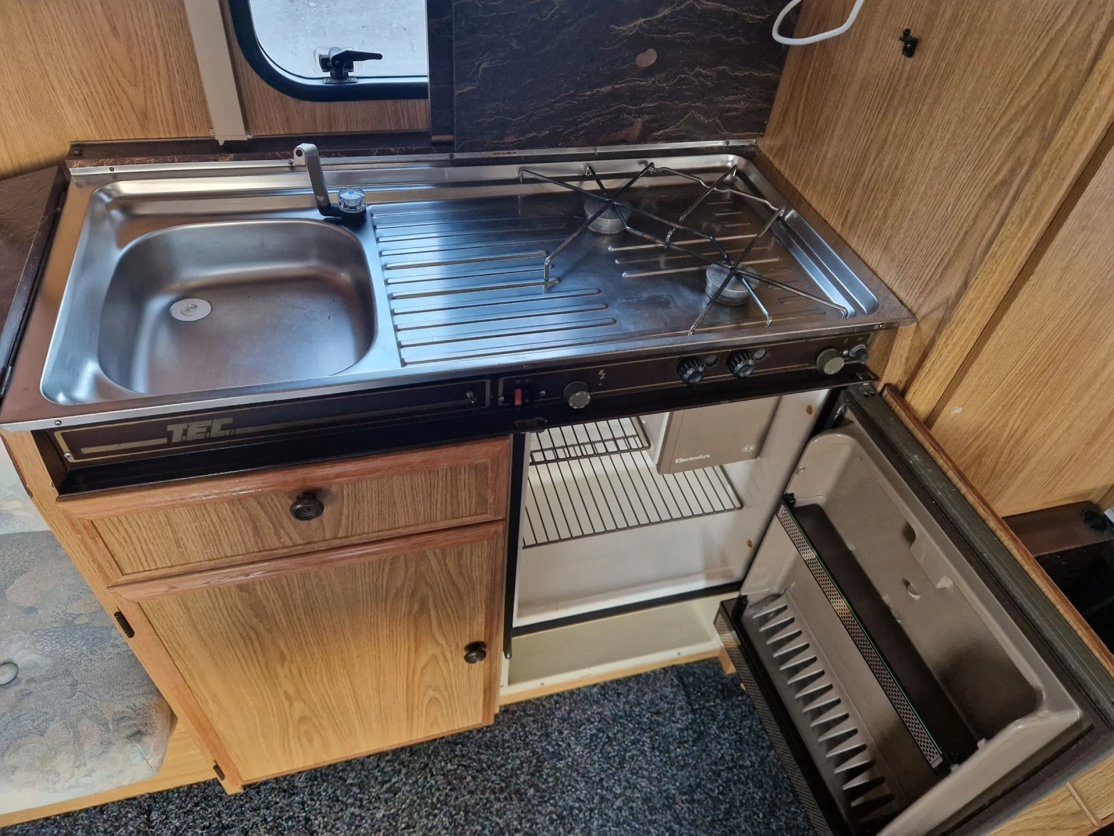  TEC 4    | Mobile.bg   14