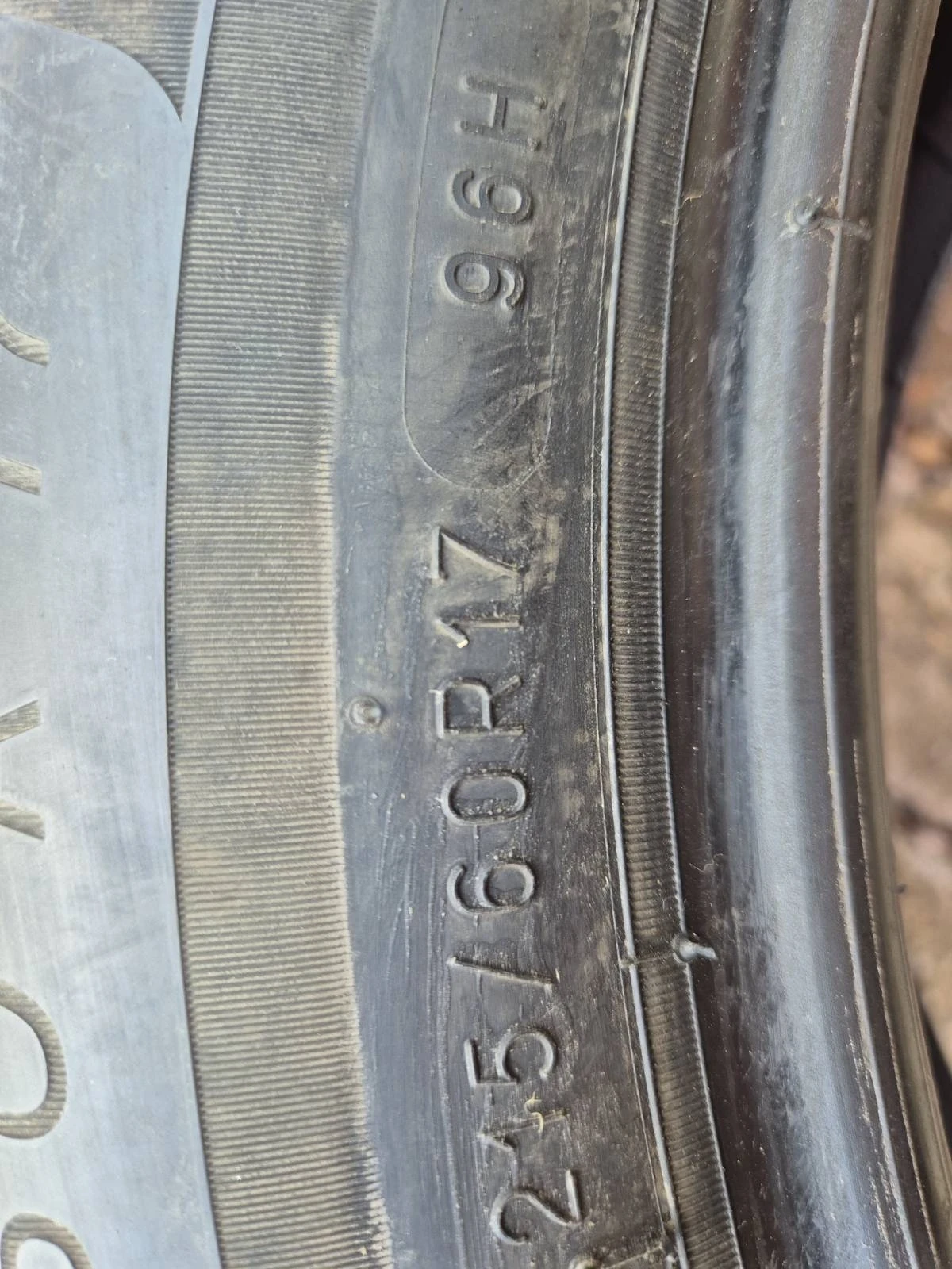 Гуми Зимни 215/60R17, снимка 3 - Гуми и джанти - 56323153