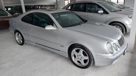  Mercedes-Benz CLK 55...