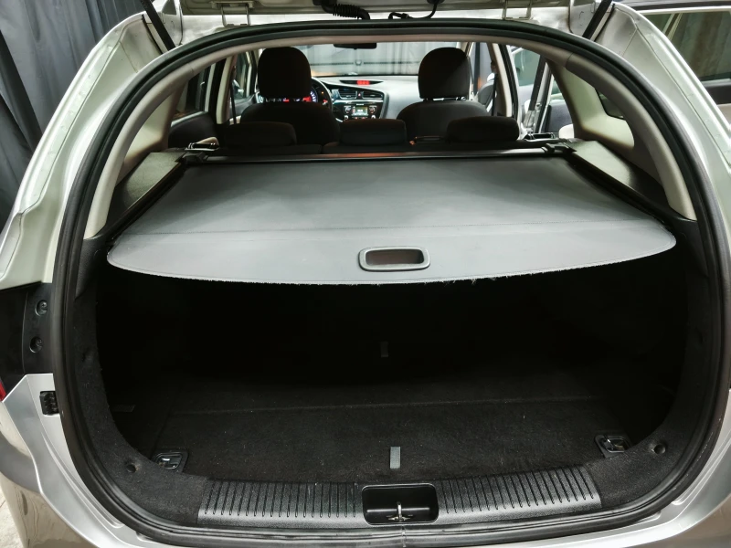 Kia Ceed 1.6 CRDI 6c.k E5B, снимка 14 - Автомобили и джипове - 50796285
