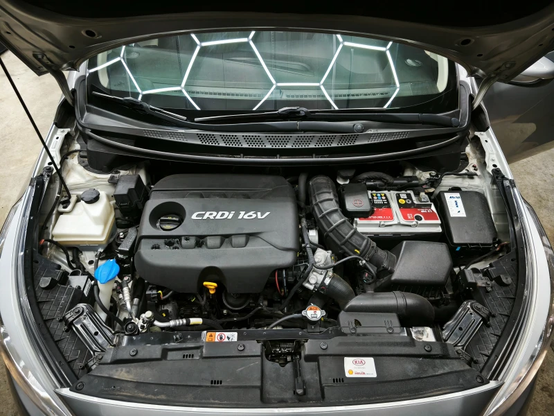 Kia Ceed 1.6 CRDI 6c.k E5B, снимка 16 - Автомобили и джипове - 50796285