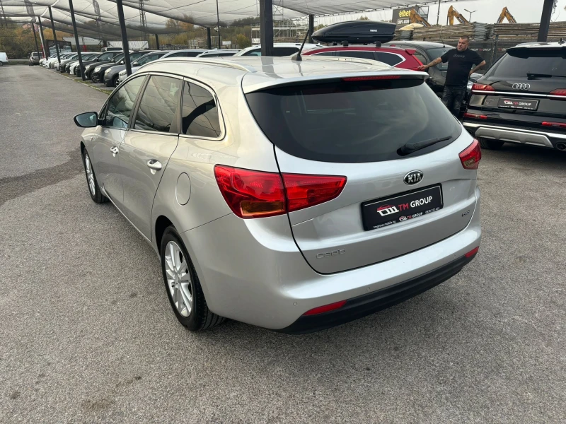 Kia Ceed 1.6 CRDI, снимка 4 - Автомобили и джипове - 47869820