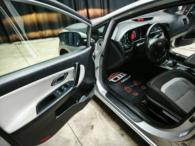 Kia Ceed 1.6 CRDI 6c.k E5B, снимка 7 - Автомобили и джипове - 50796285