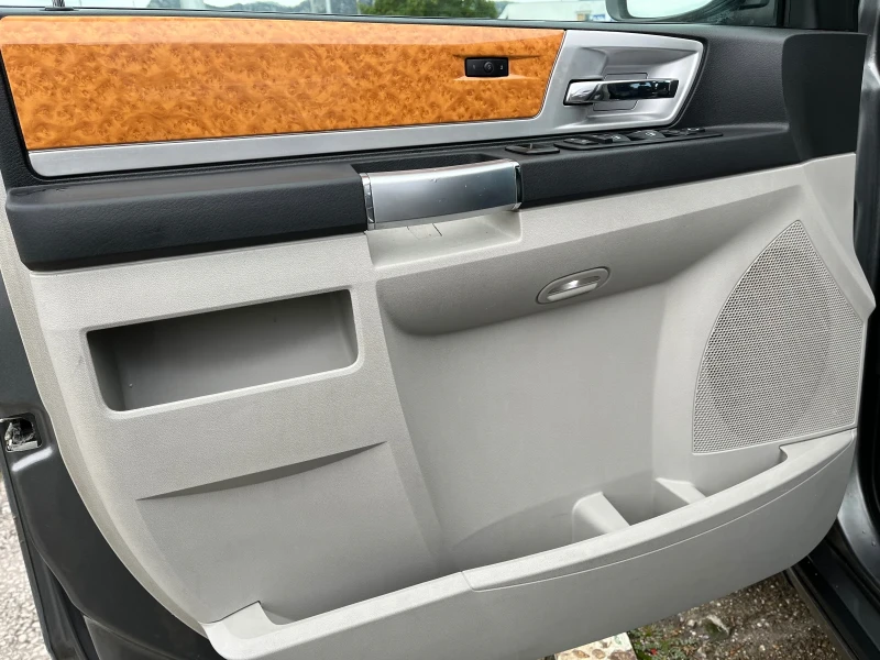 Chrysler Gr.voyager 2, 8-TDI, снимка 12 - Автомобили и джипове - 51941980