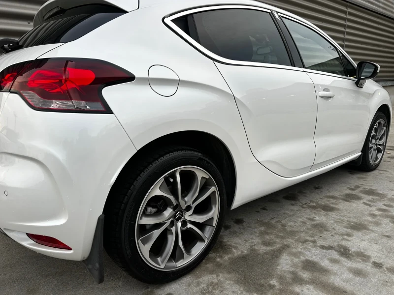 Citroen DS4 Бяла перла//Automatic//, снимка 9 - Автомобили и джипове - 52448745