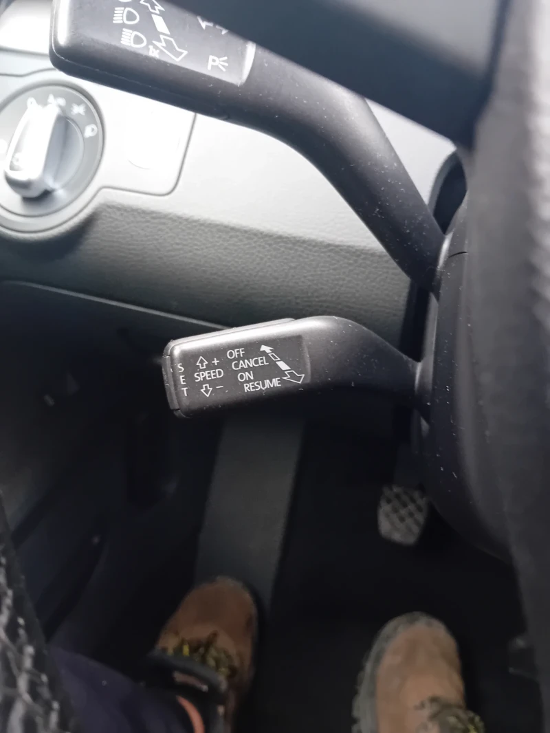 VW Passat 2.0TDI, снимка 9 - Автомобили и джипове - 52481192