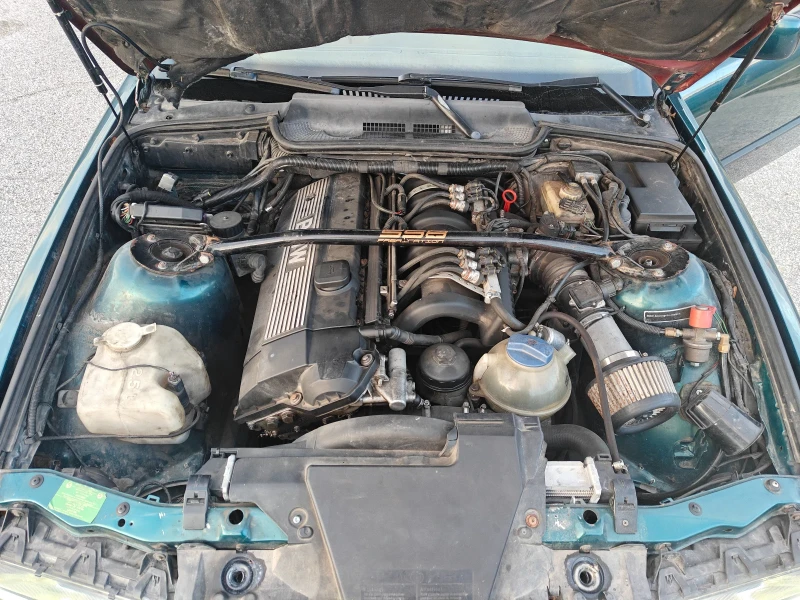 BMW 320, снимка 16 - Автомобили и джипове - 52949359