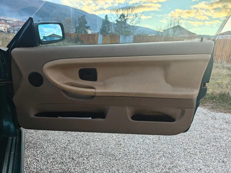 BMW 320, снимка 14 - Автомобили и джипове - 52949359