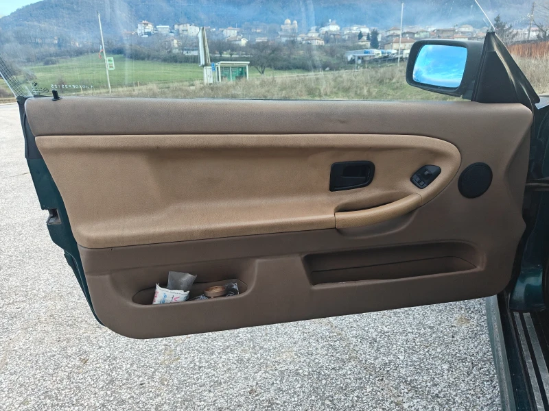 BMW 320, снимка 13 - Автомобили и джипове - 52949359