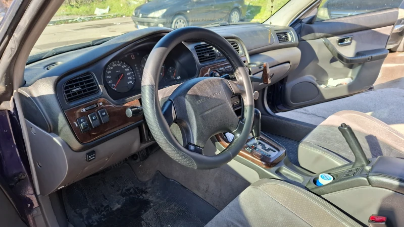 Subaru Outback 2.5 ГАЗ, снимка 9 - Автомобили и джипове - 53134172