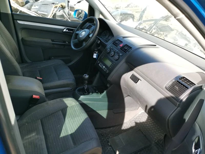 VW Touran 1.9 tdi, снимка 7 - Автомобили и джипове - 24535504