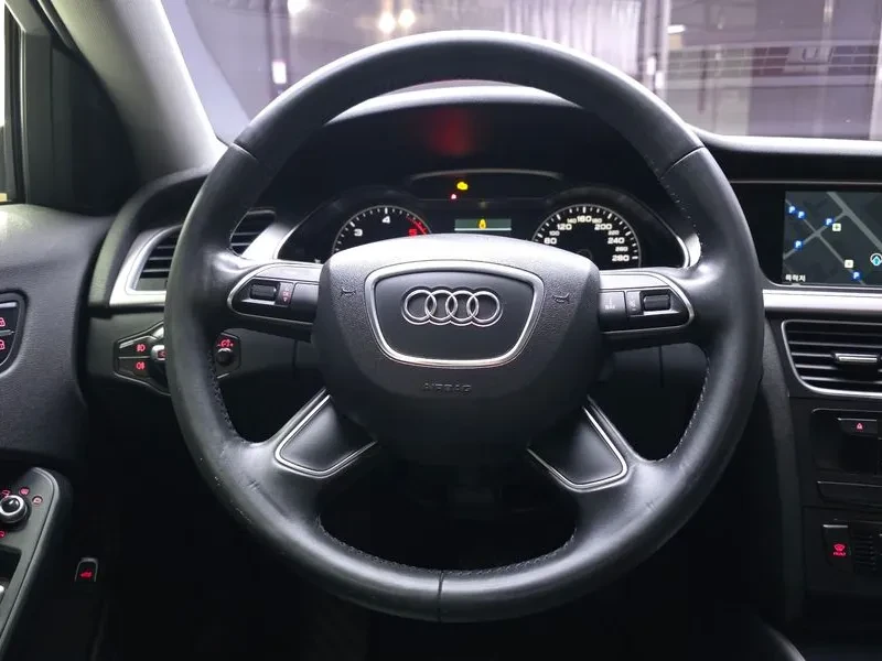 Audi A4 2.0 TDI Quattro - САМО 30% АВАНС, снимка 13 - Автомобили и джипове - 55738745