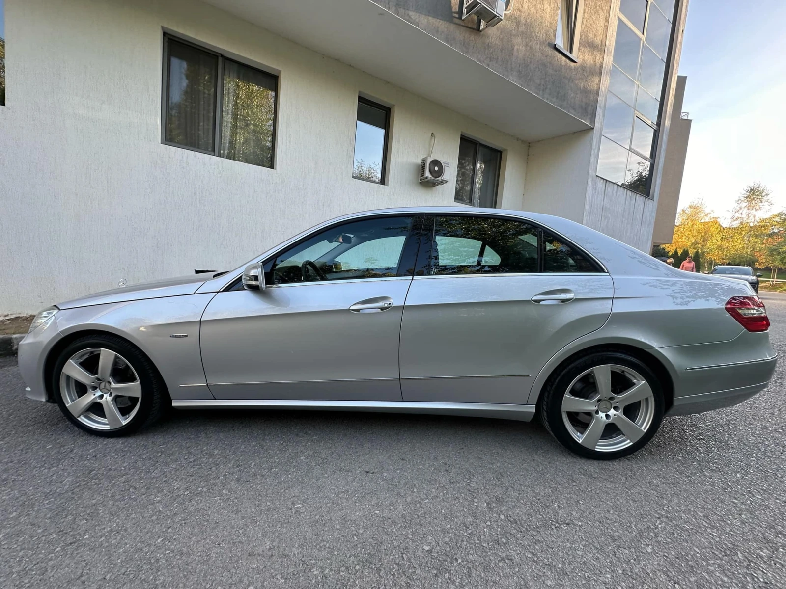 Mercedes-Benz E 350 d / 4 MATIC / НОВ ВНОС - изображение 4