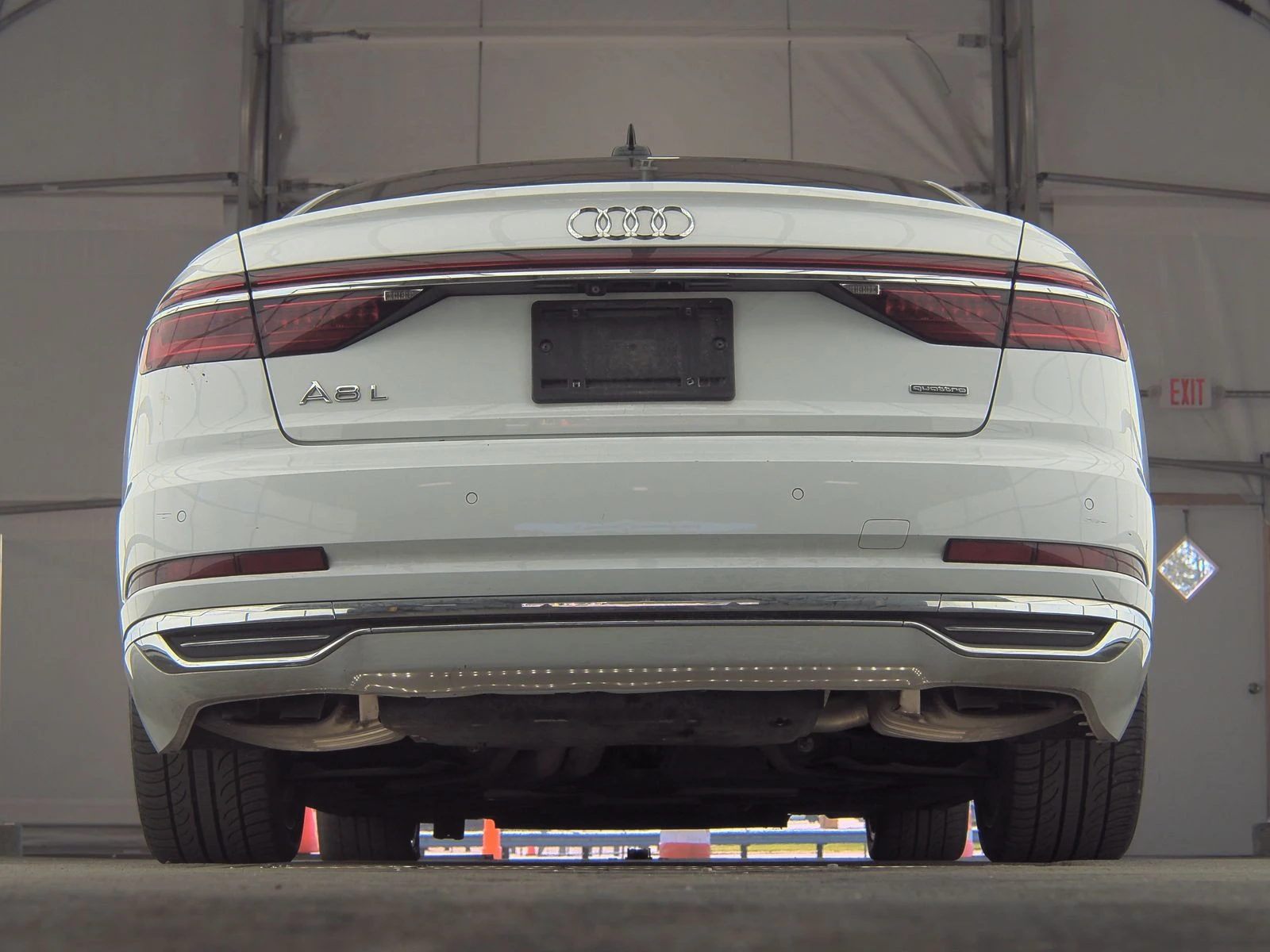 Audi A8 B&O* 360* МАСАЖ* ОБДУХ* DIGITAL* АМБИЕНТ* АЛКАНТАР - изображение 4