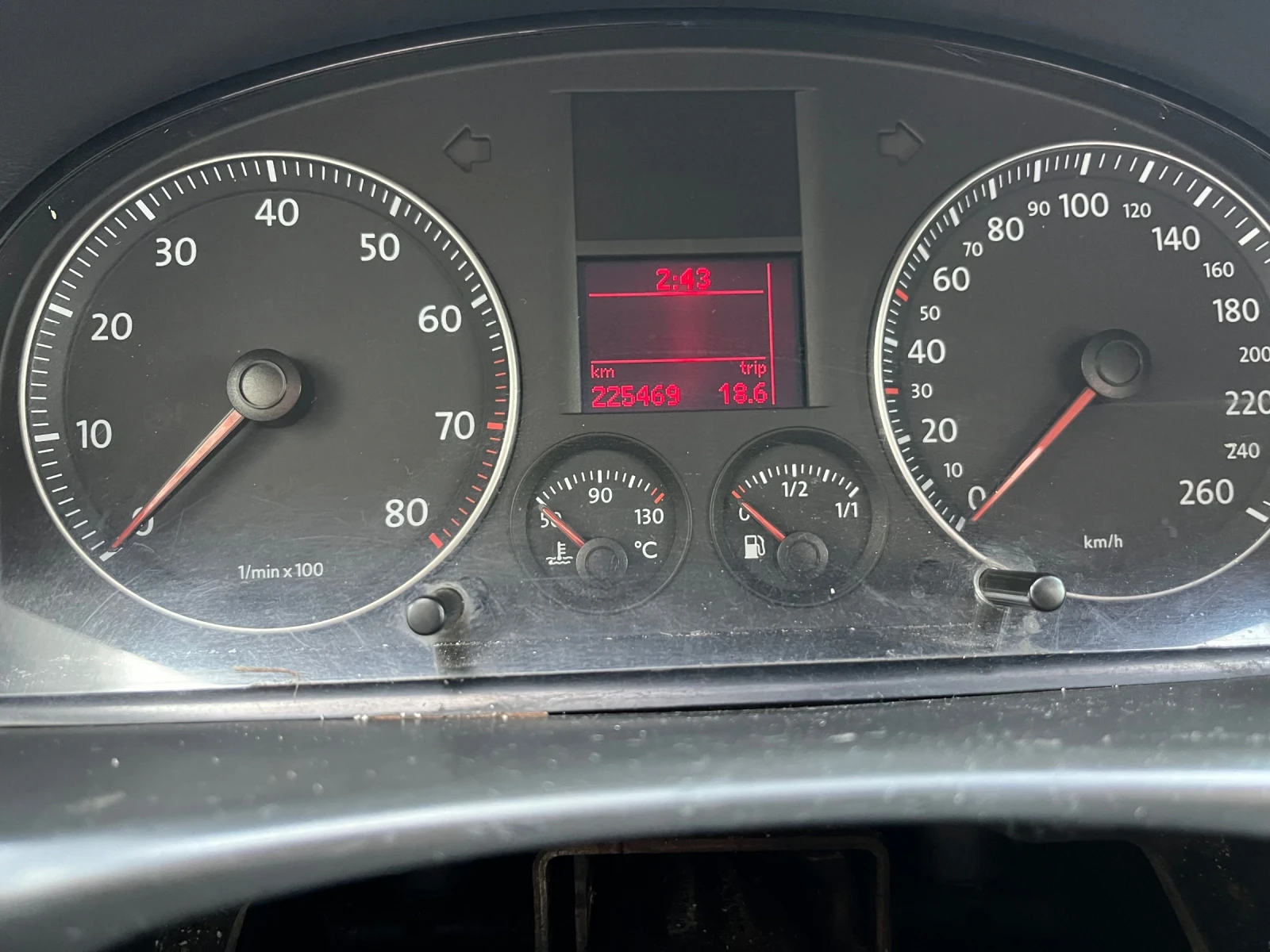 VW Touran, снимка 11 - Автомобили и джипове - 54085864