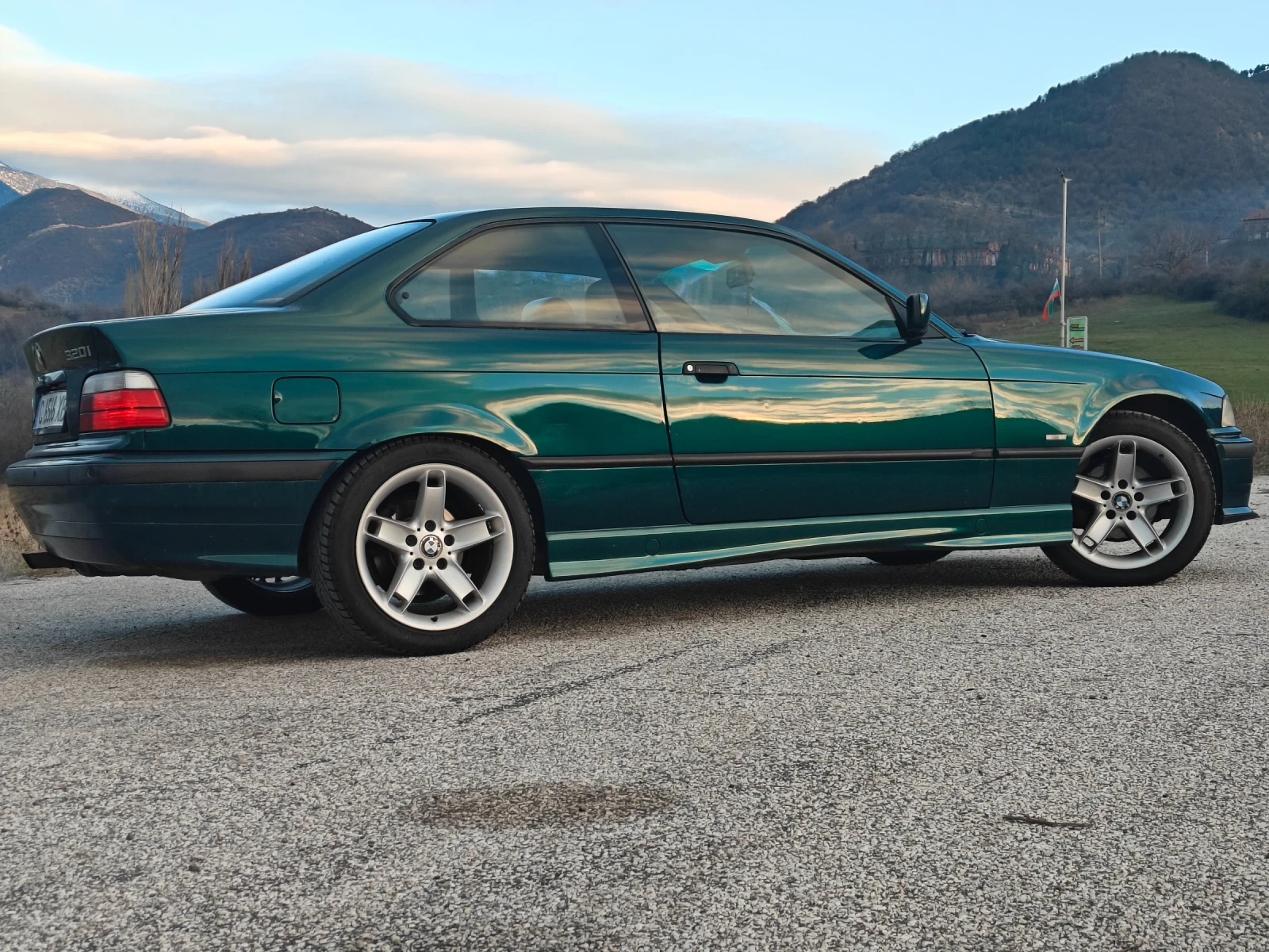 BMW 320  - изображение 5