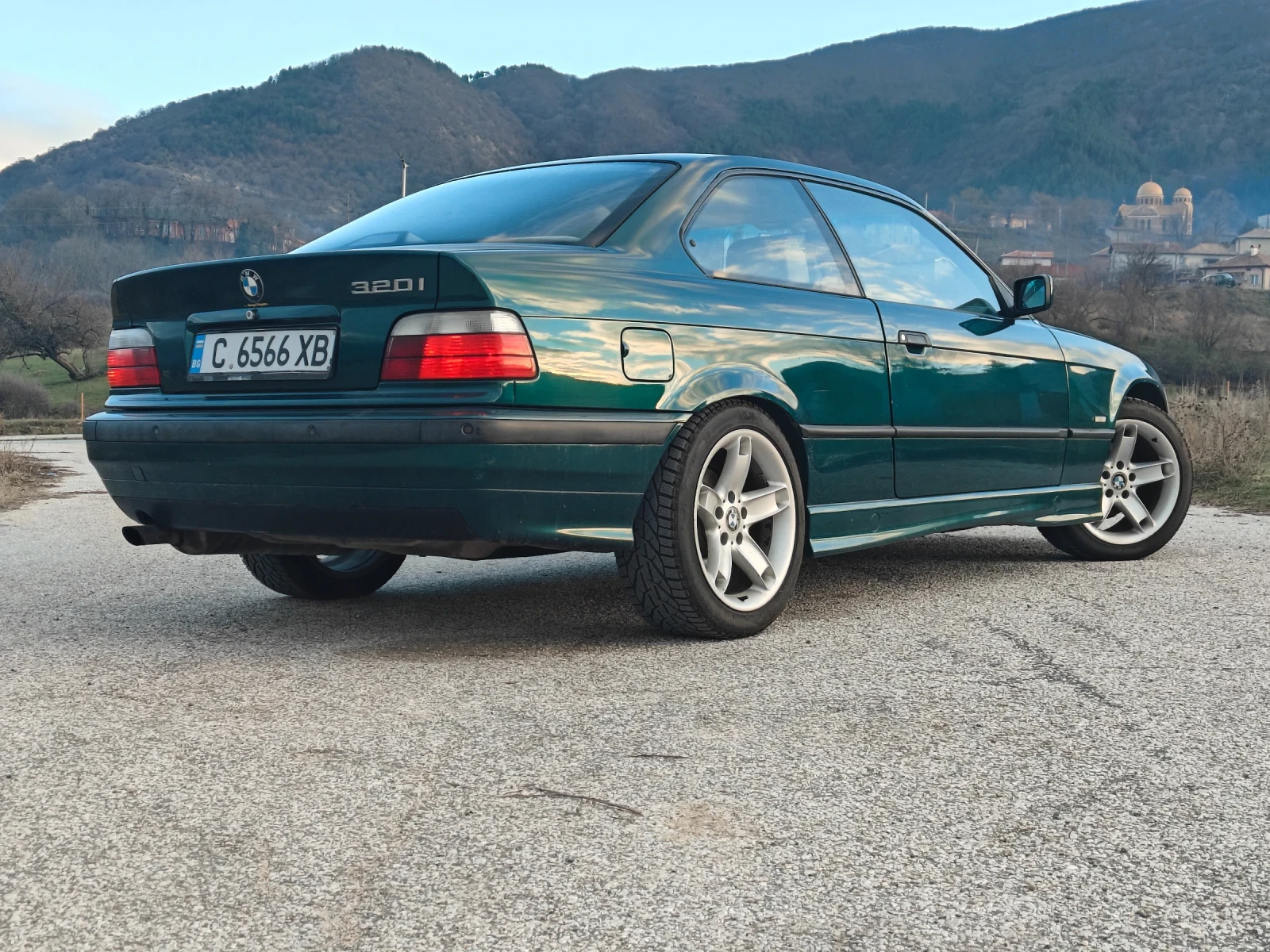 BMW 320  - изображение 4