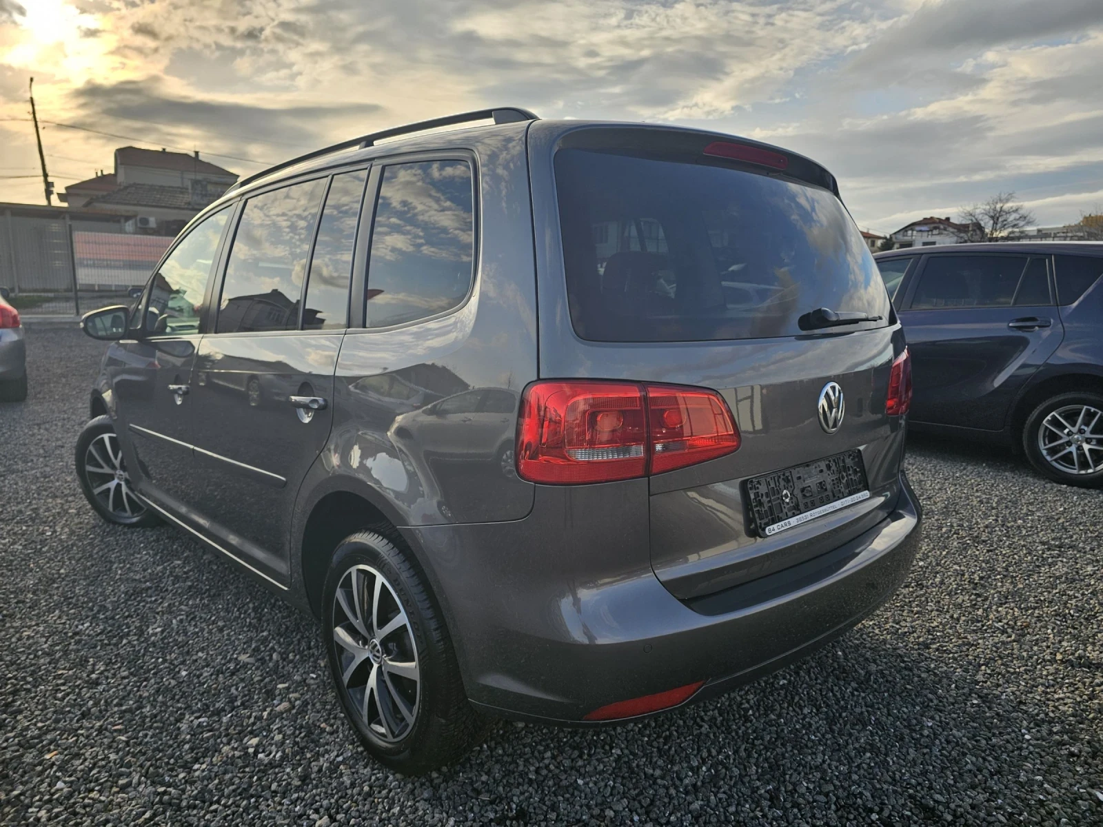 VW Touran 1.6TDI 6-СК НАВИ!!! - изображение 6