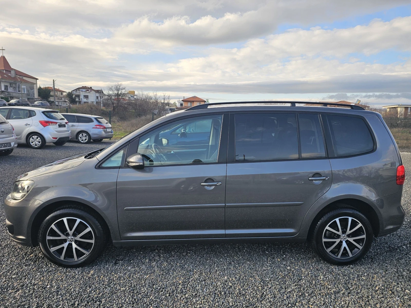 VW Touran 1.6TDI 6-СК НАВИ!!! - изображение 7