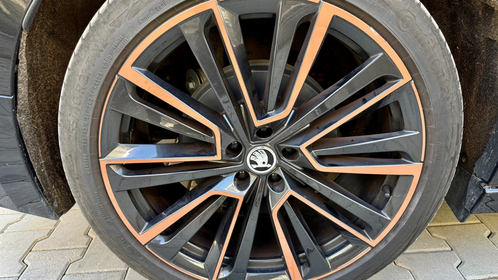 Skoda Enyaq iV 80x Founders Edition 4x4 Швейцария, снимка 13 - Автомобили и джипове - 53848514