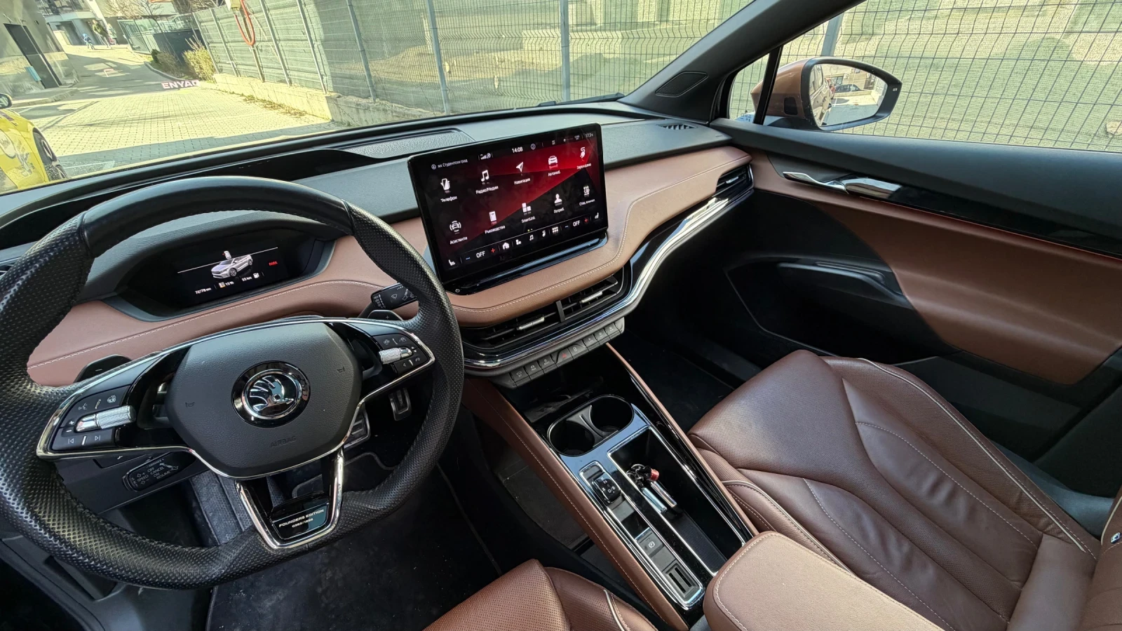 Skoda Enyaq iV 80x Founders Edition 4x4 Швейцария, снимка 3 - Автомобили и джипове - 53848514