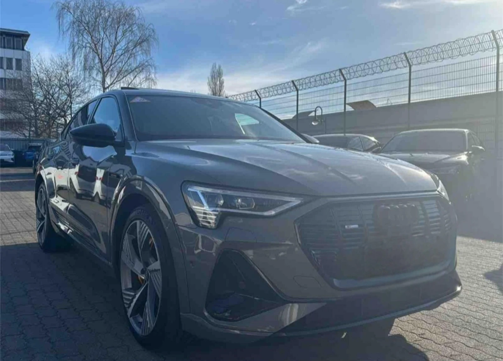 Audi E-Tron 55Quatro/2xSline/Sportback/Black Edition/Pano /Led, снимка 3 - Автомобили и джипове - 53894335