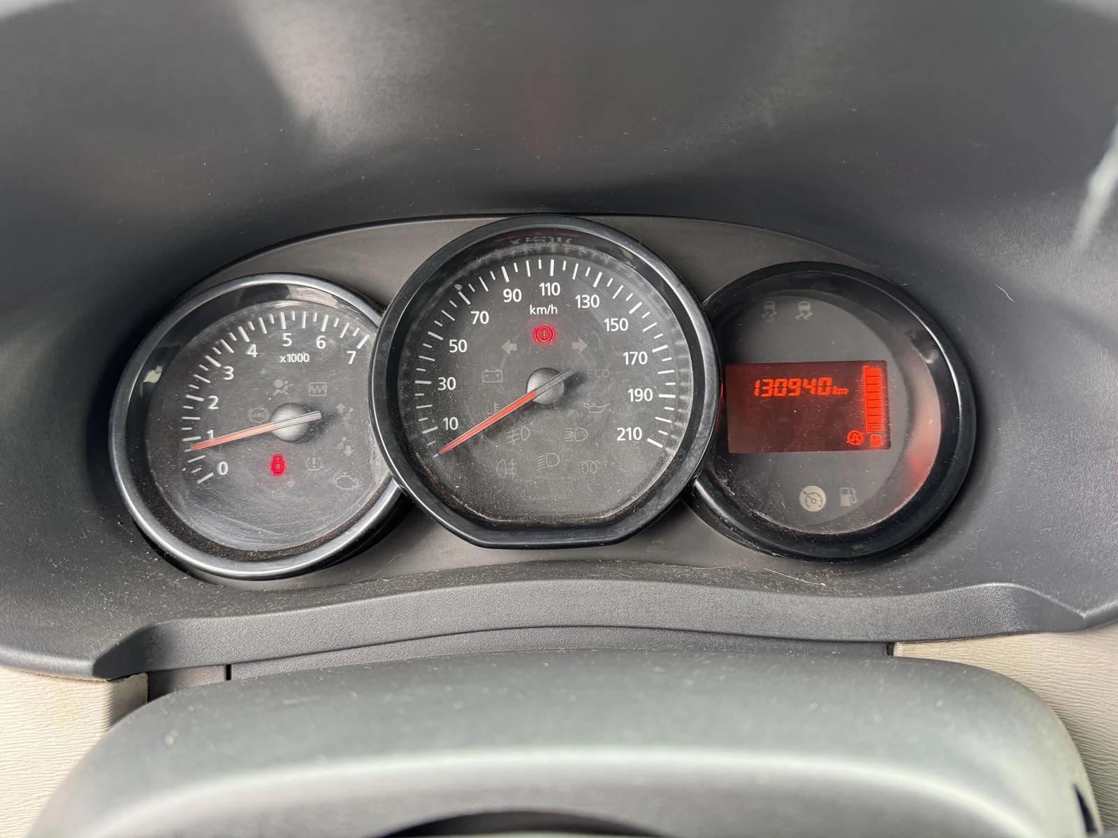 Dacia Dokker 1.5Dci, снимка 14 - Автомобили и джипове - 54080519