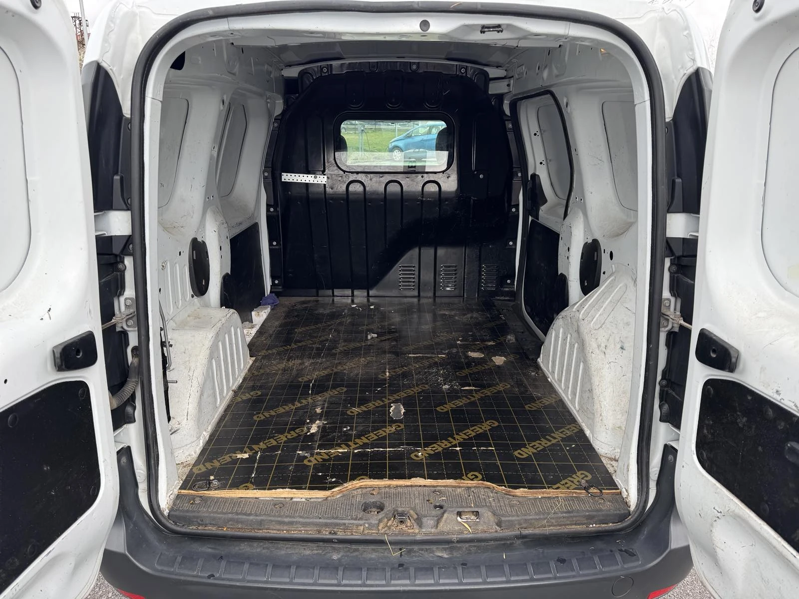 Dacia Dokker 1.5Dci, снимка 11 - Автомобили и джипове - 54080519