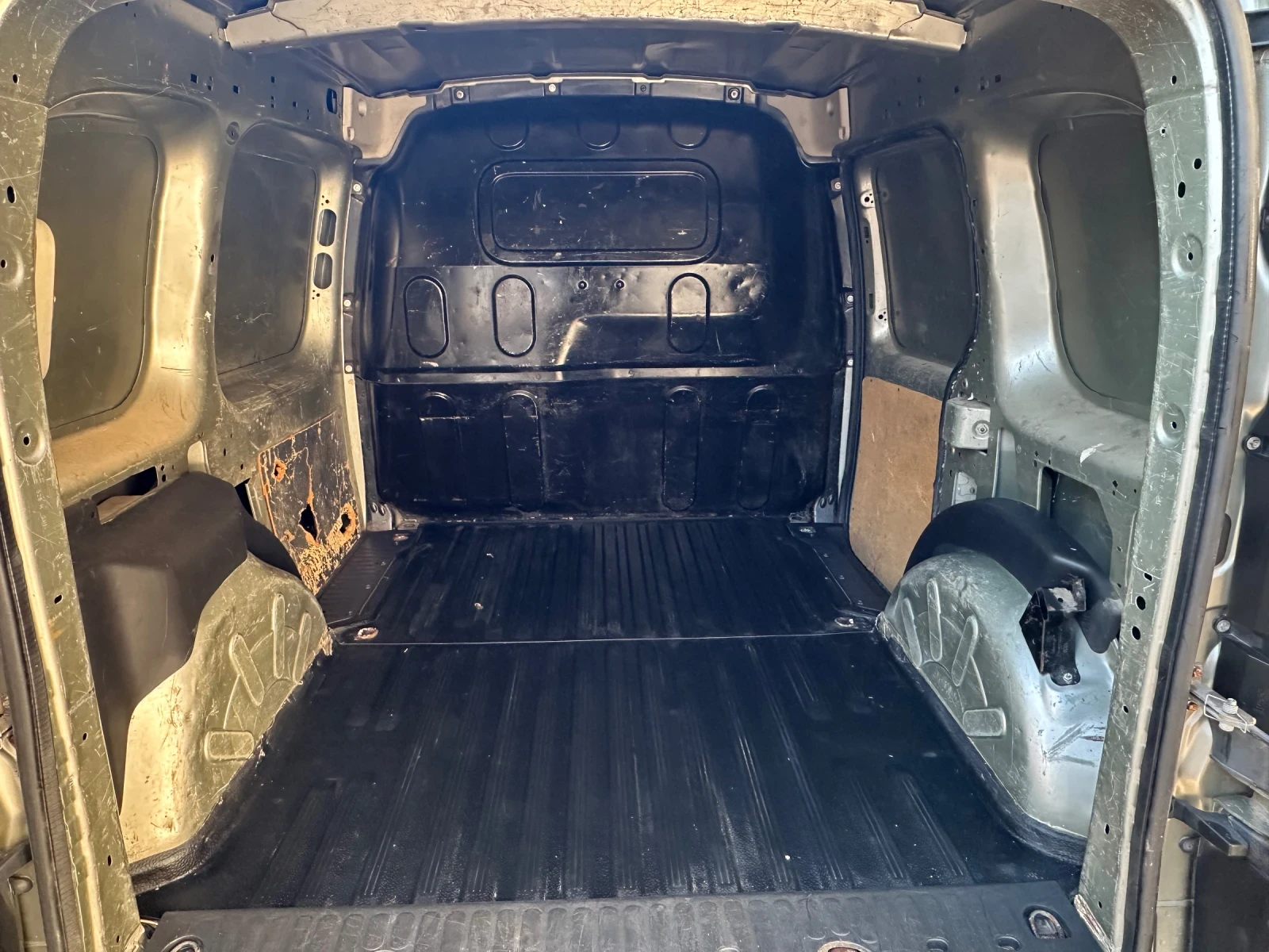 Renault Kangoo 1.6 16v LPG, снимка 8 - Автомобили и джипове - 54087942