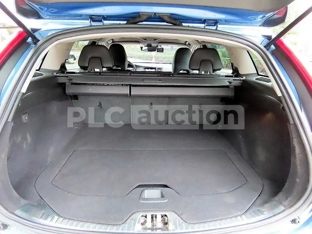 Volvo V60, снимка 15 - Автомобили и джипове - 54147636