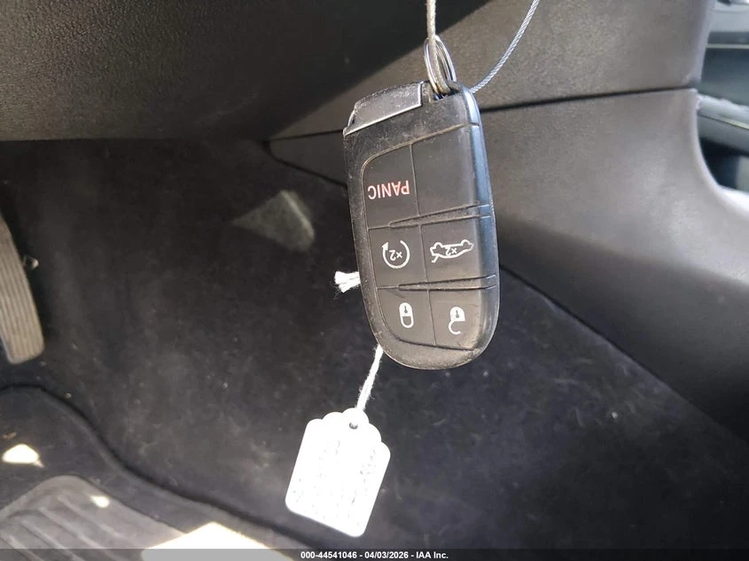 Chrysler 200 3.6L V-6 DOHC, VVT, 292HP Rear Wheel Drive | Mobile.bg � ����������� 11